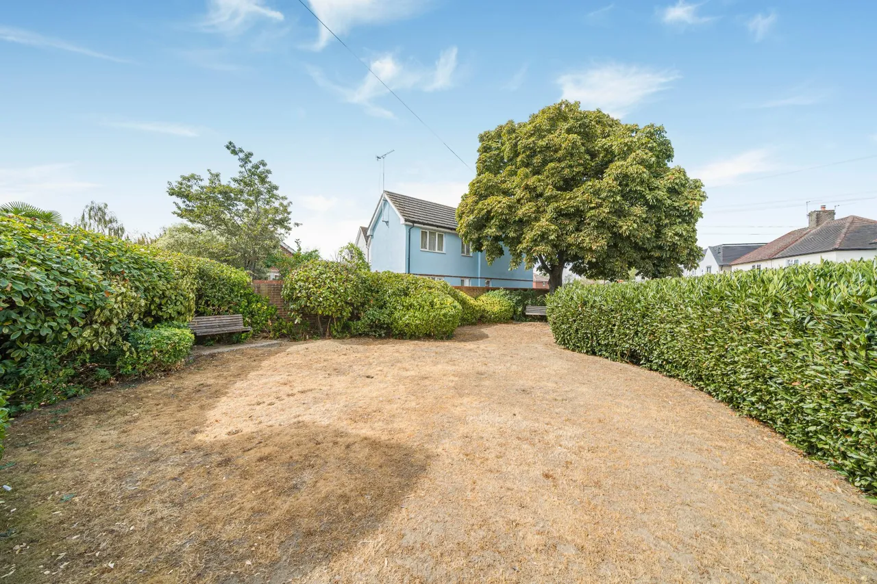 Chandlers Close, West Molesey, KT8, photo 4