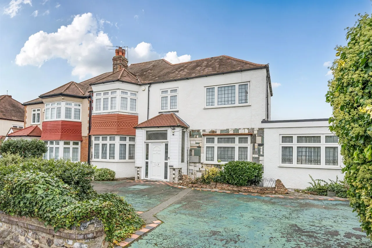 5 bed house for sale — Powys Lane, London