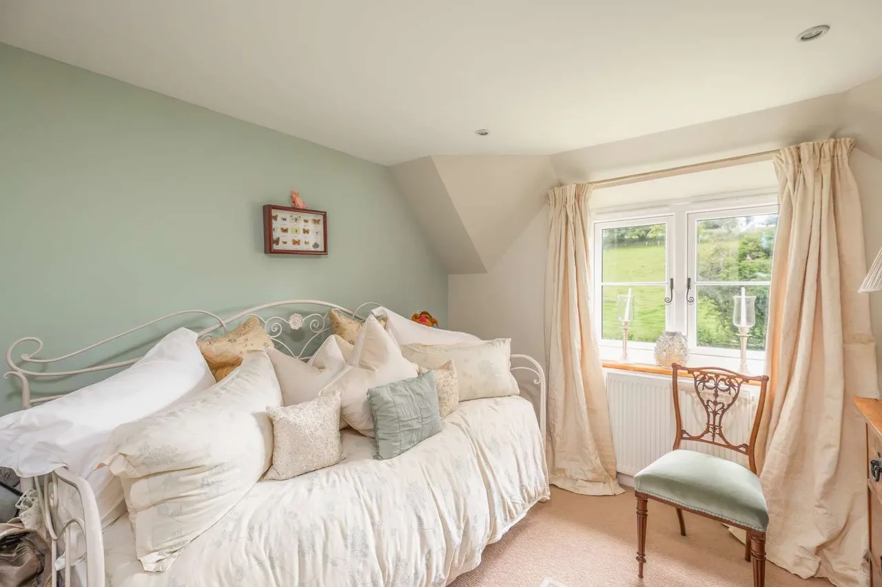 Stubhampton, Blandford Forum, DT11, photo 23