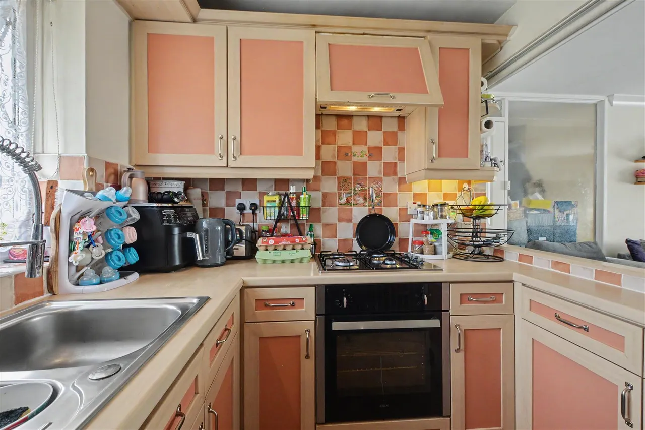 Staindale Drive, Nottingham, NG8, photo 6