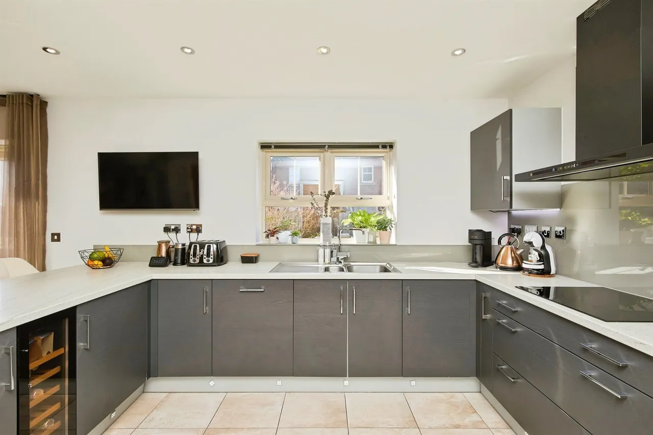 Reservoir Road, Burton-On-Trent, DE14, photo 4