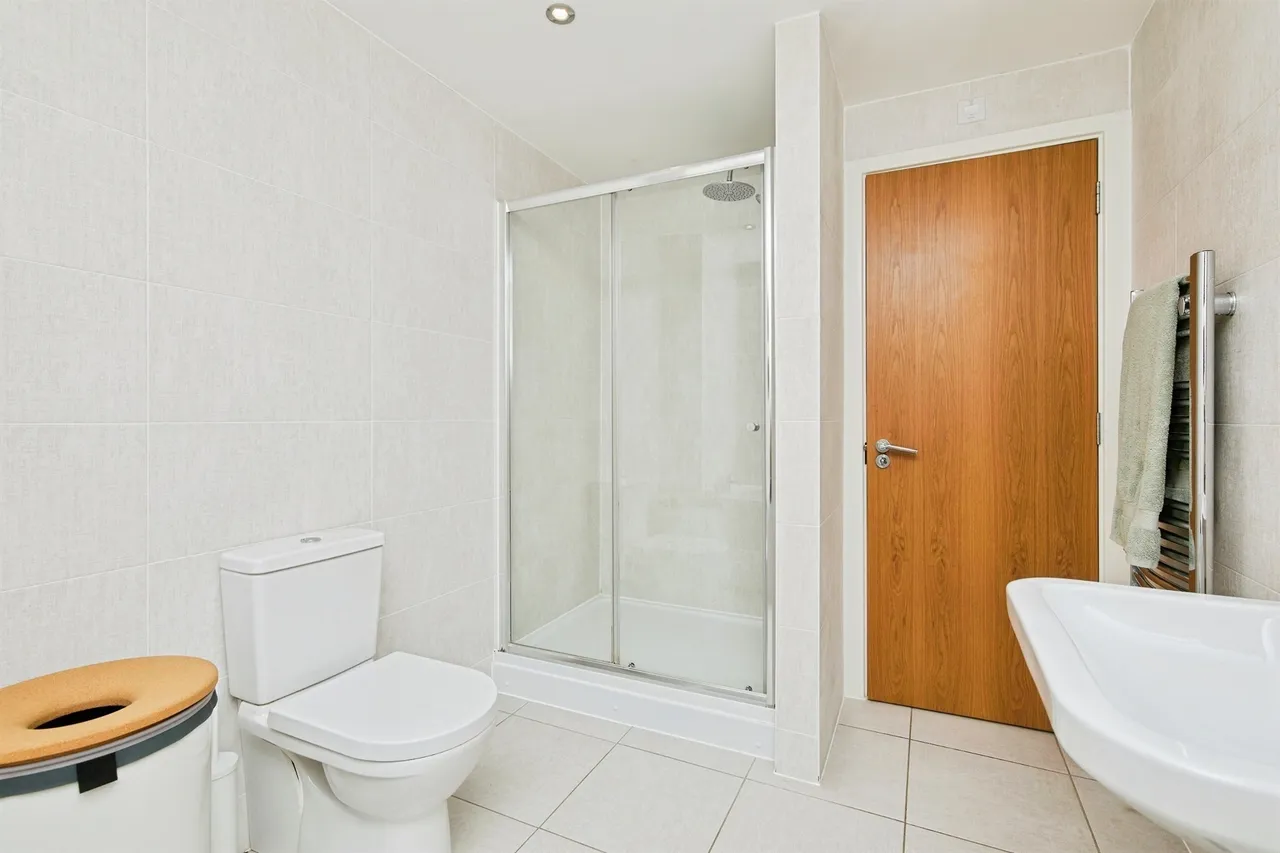 Reservoir Road, Burton-On-Trent, DE14, photo 14