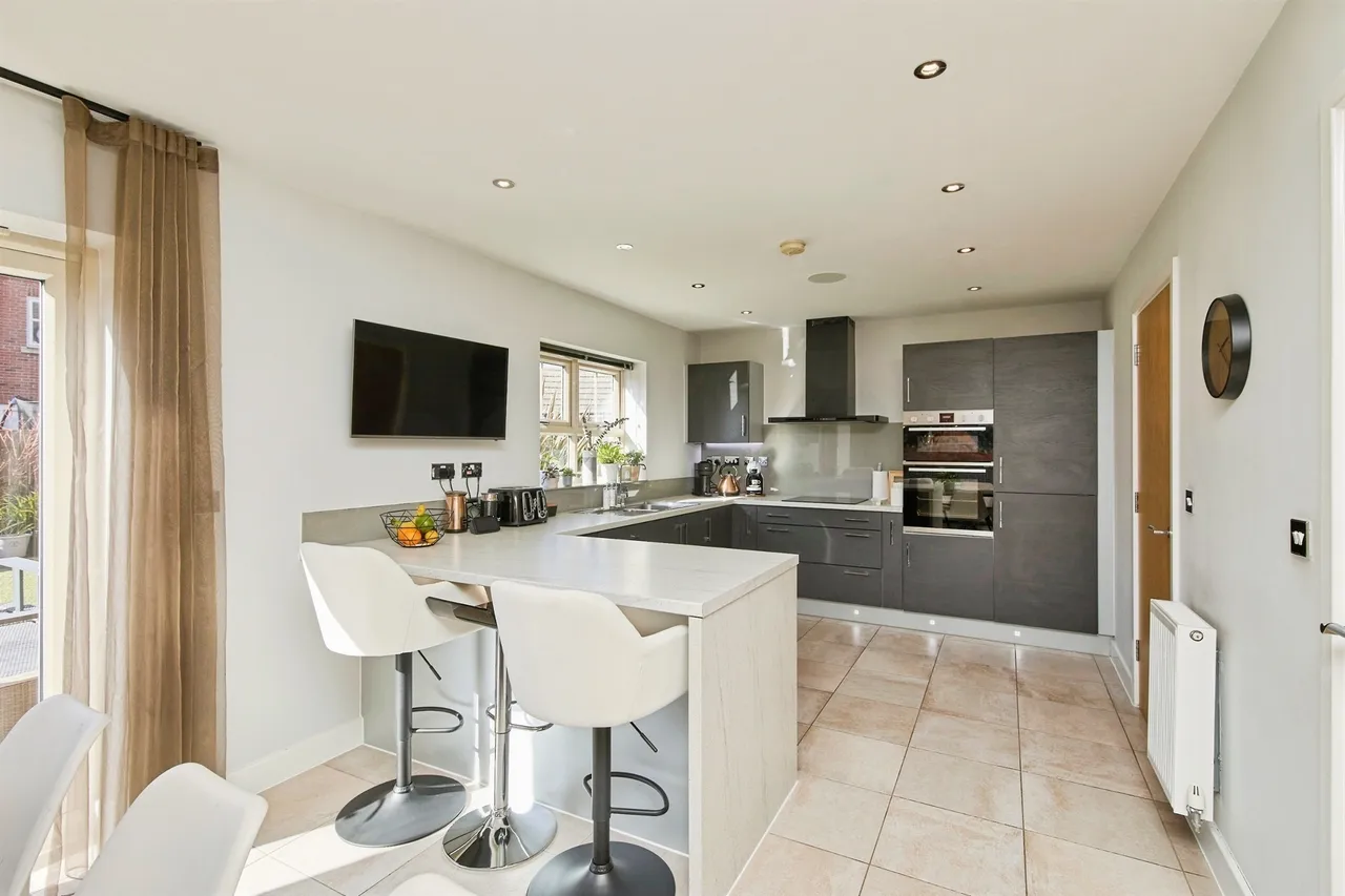 Reservoir Road, Burton-On-Trent, DE14, photo 16