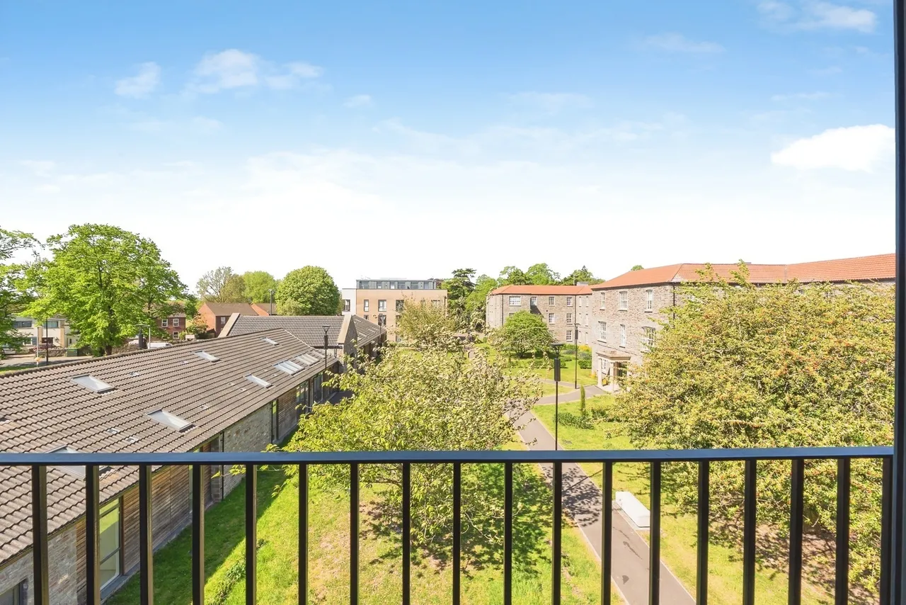 Admiral House, Captains Gardens, Fishponds, Bristol, BS16, photo 6