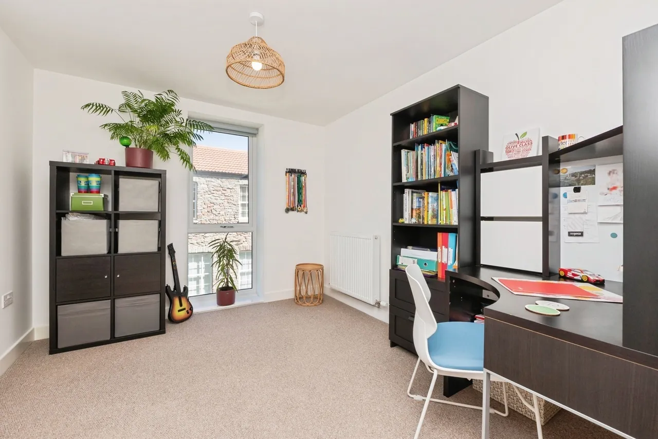 Admiral House, Captains Gardens, Fishponds, Bristol, BS16, photo 3