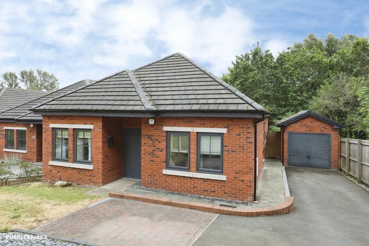 Stafford Avenue, Newcastle, ST5, photo 27