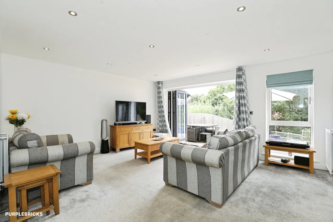 Stafford Avenue, Newcastle, ST5, photo 5