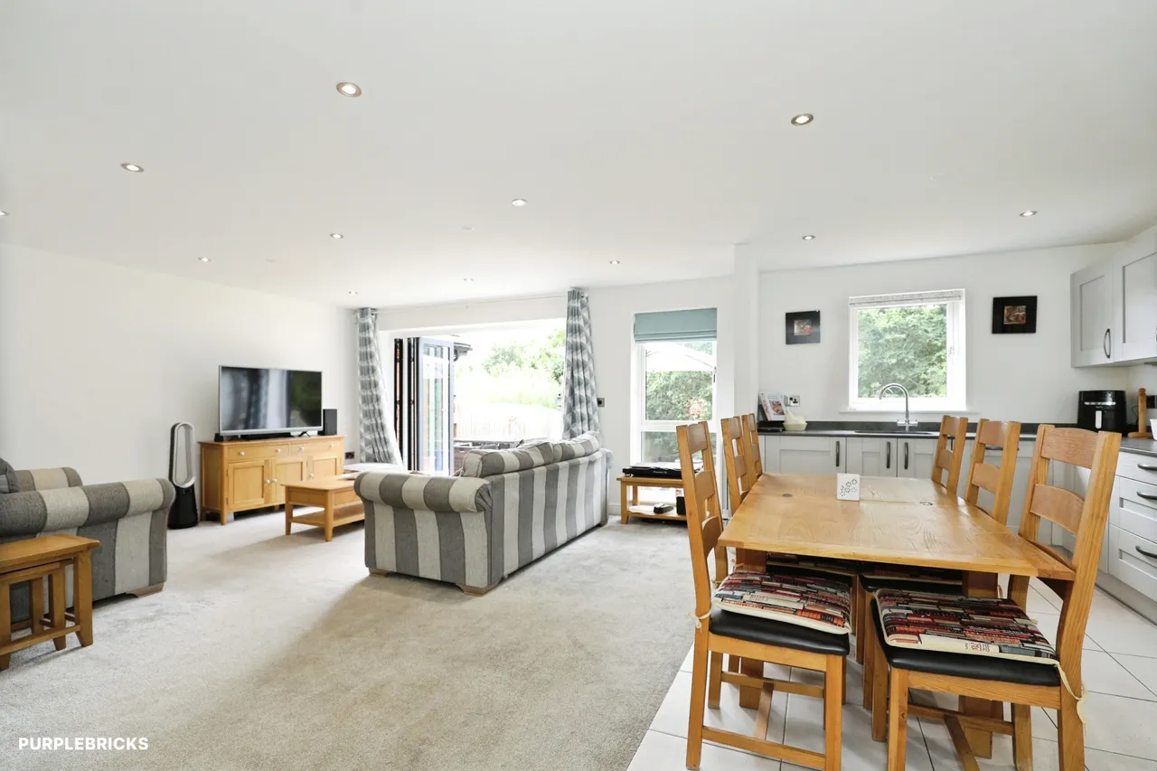 Stafford Avenue, Newcastle, ST5, photo 7