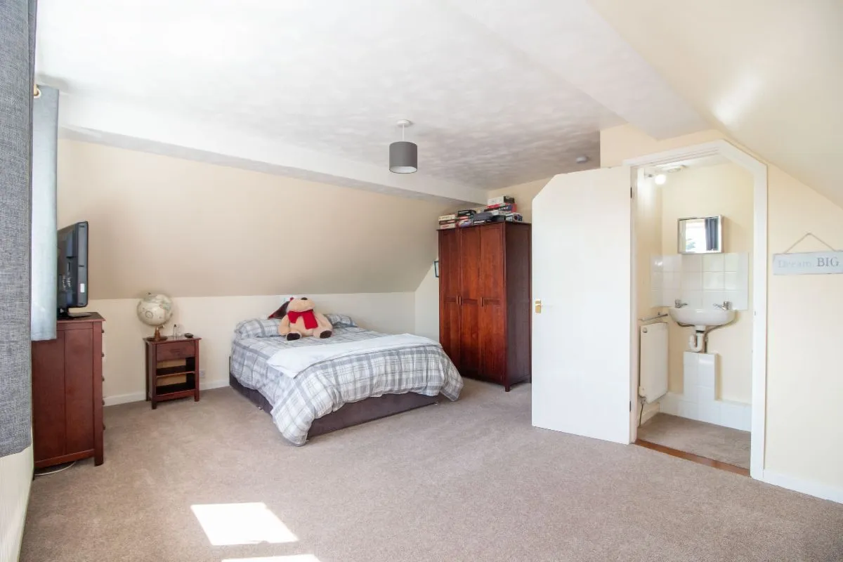 London Road, Waterlooville, PO8 0HH, photo 5