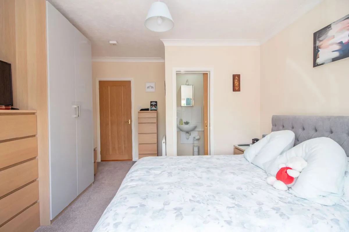 London Road, Waterlooville, PO8 0HH, photo 20