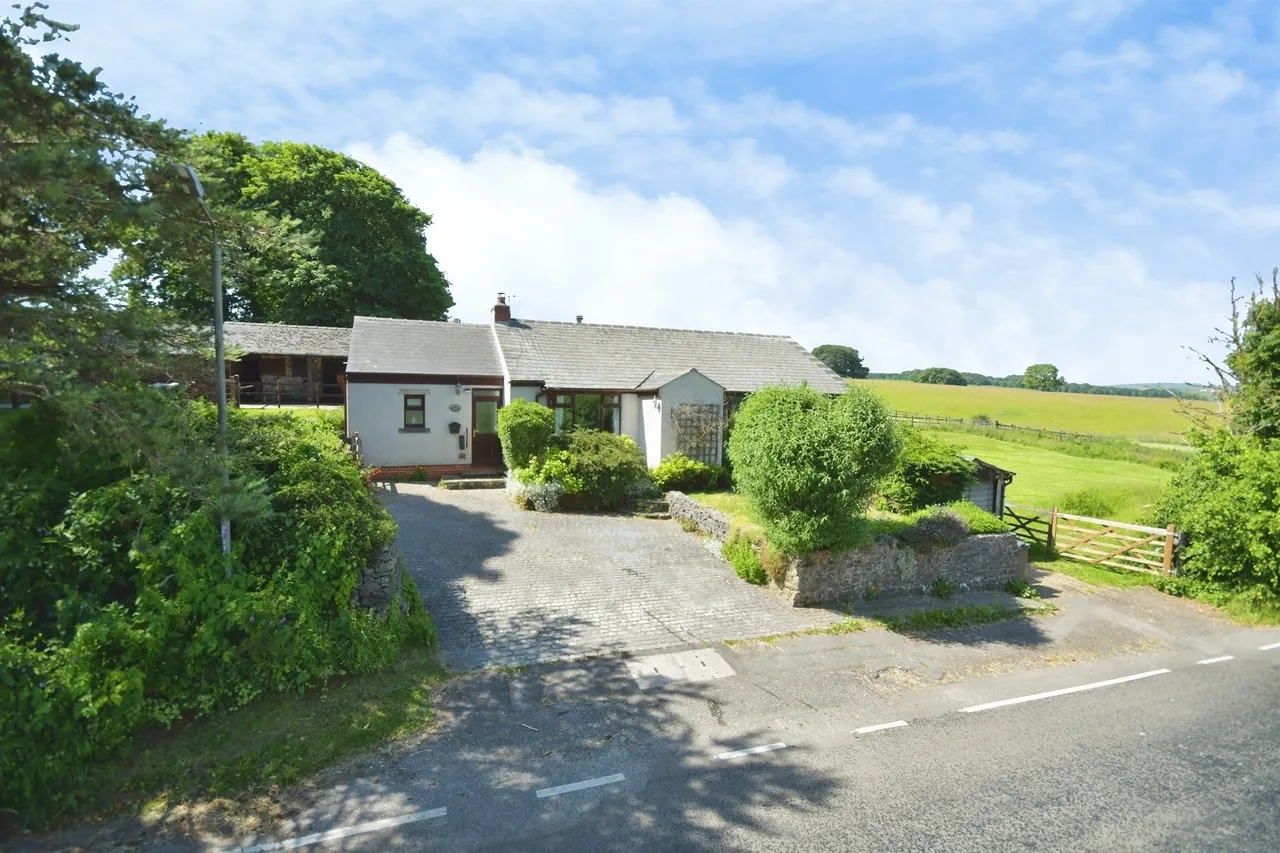 The Ditch, Chelmorton, SK17, photo 4