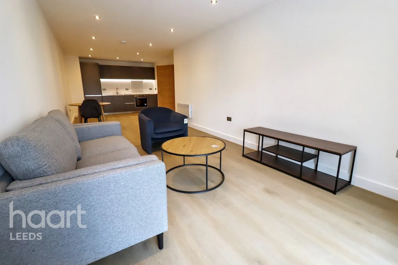 2 bed flat for sale, York Road, Leeds, LS9
