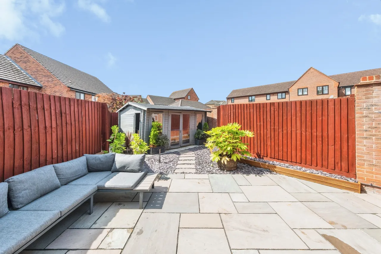 Miserden Crescent, Westcroft, MK4, photo 18