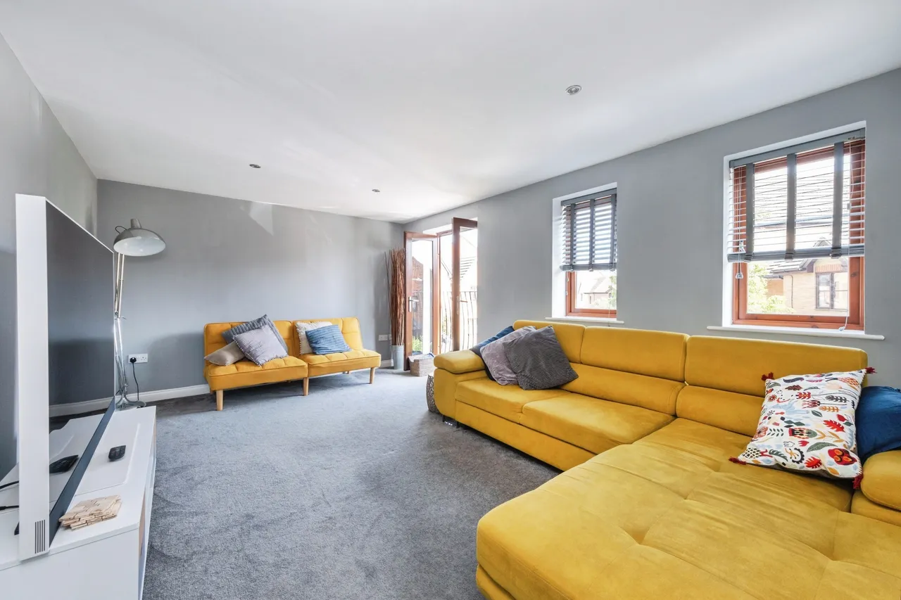 Miserden Crescent, Westcroft, MK4, photo 3