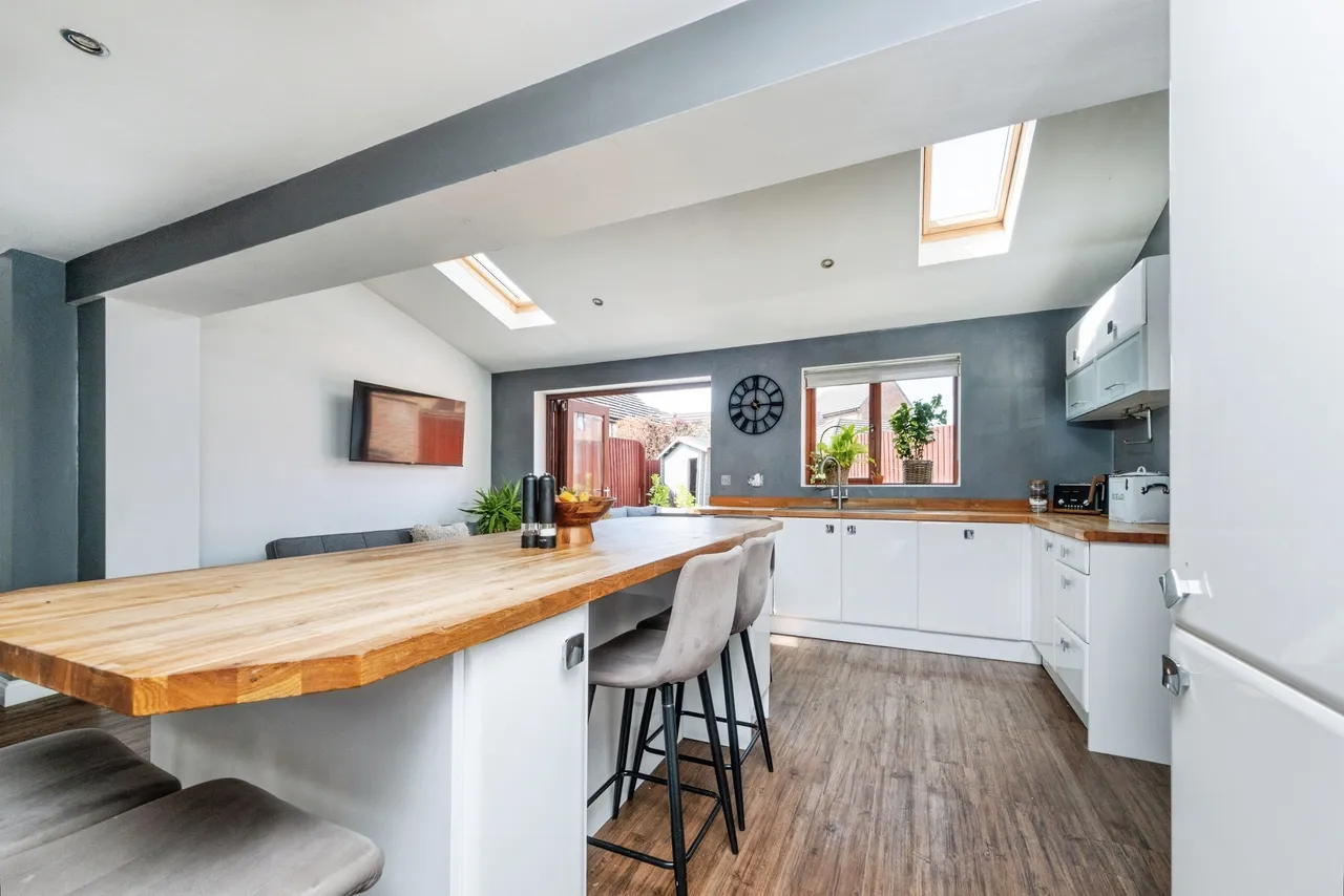 Miserden Crescent, Westcroft, MK4, photo 6