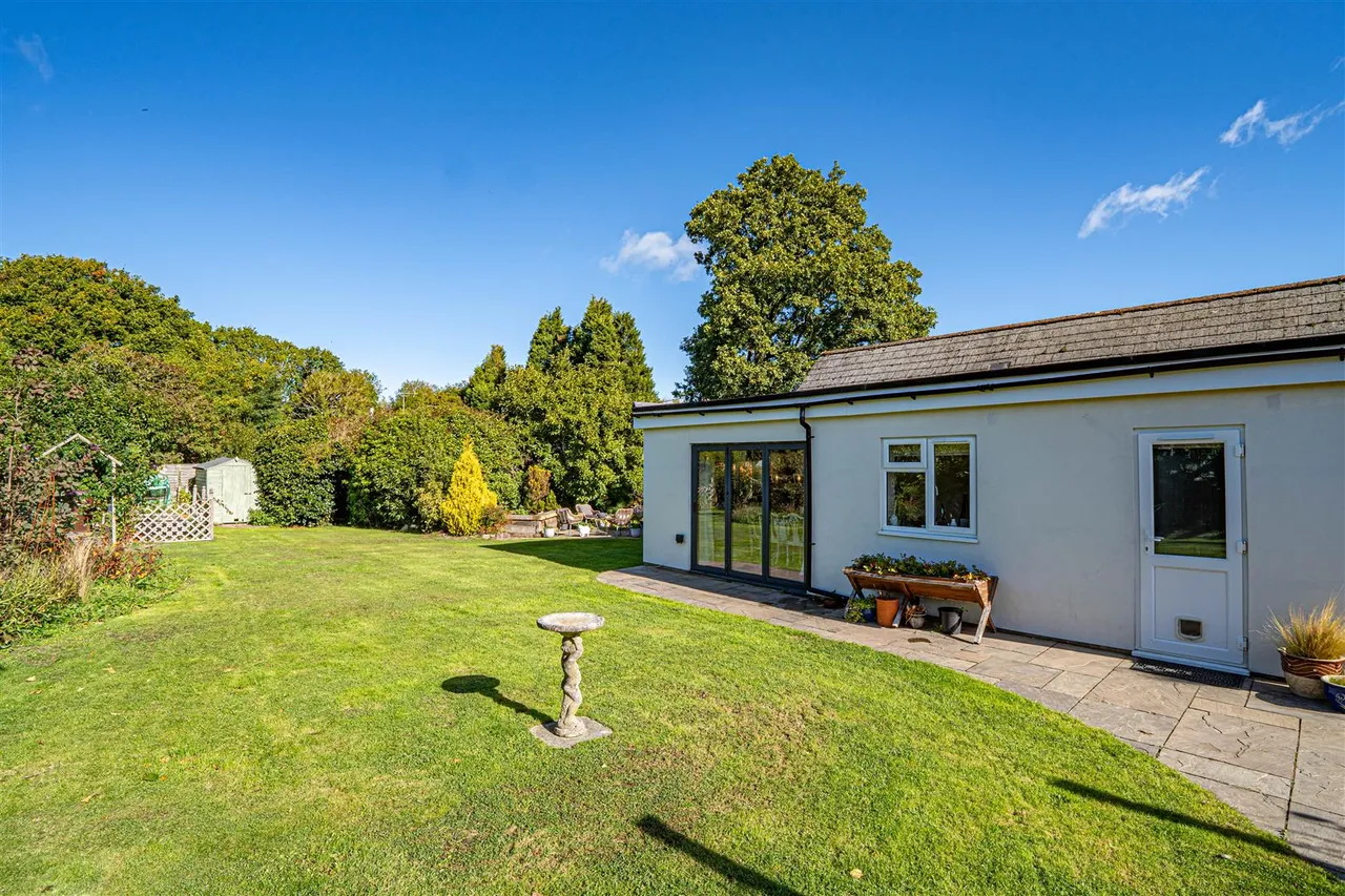 Fourteen Acre Lane, Three Oaks, photo 37