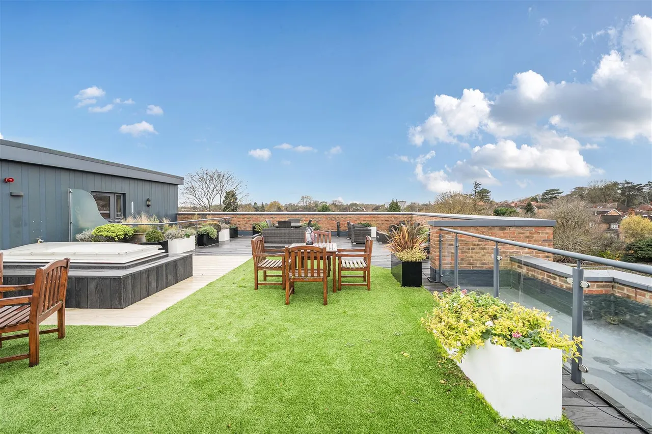 Marsh Road, Pinner, HA5, photo 2