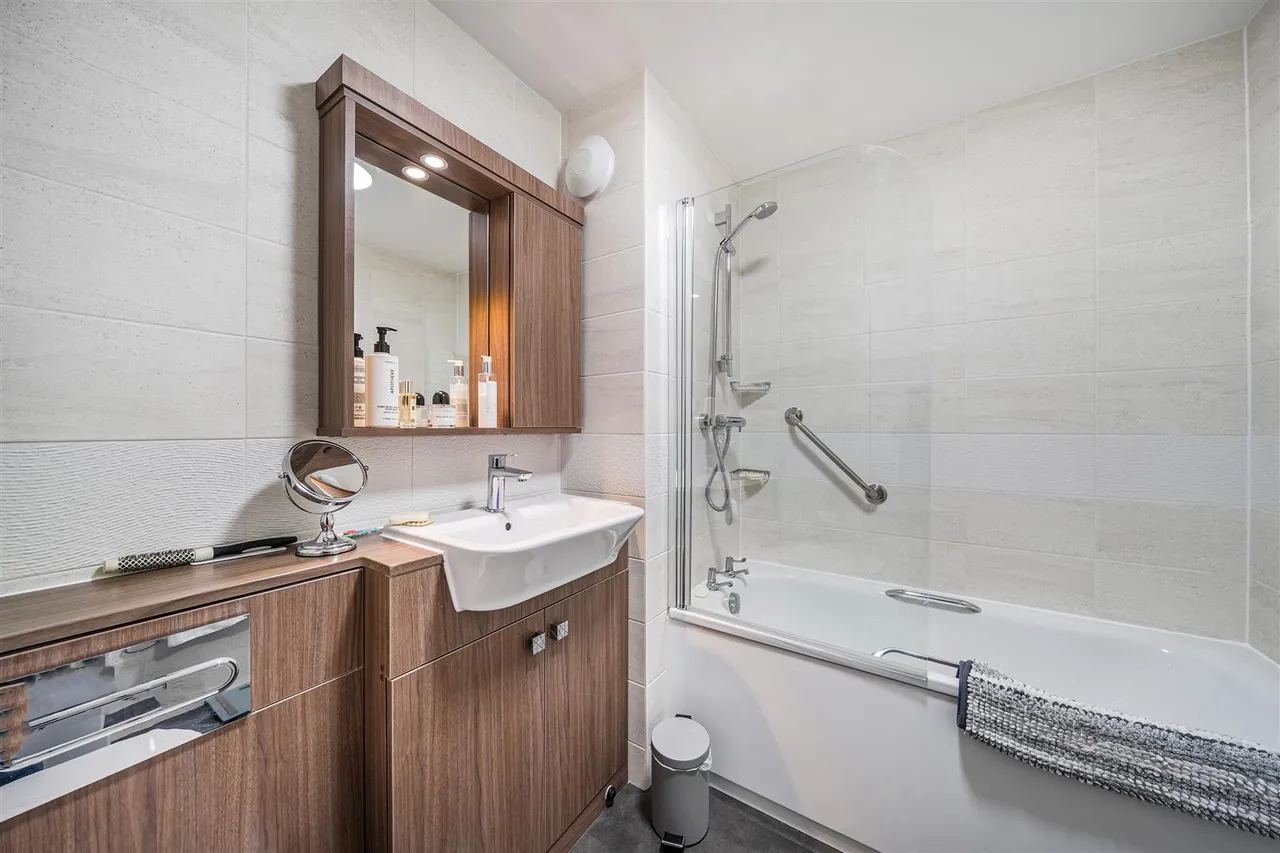Marsh Road, Pinner, HA5, photo 9