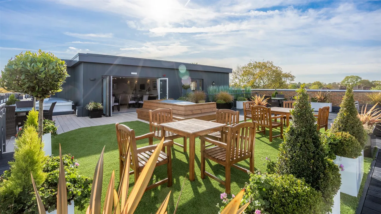 Marsh Road, Pinner, HA5, photo 13
