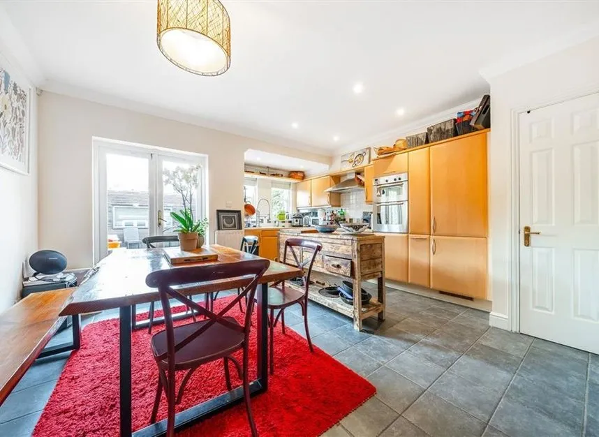 Admiralty Way, Teddington, TW11, photo 3