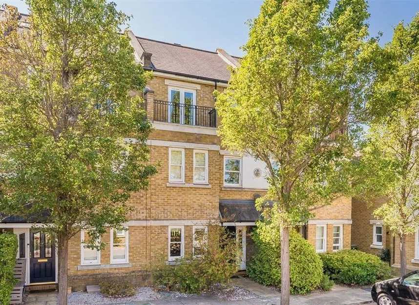 4 bed house to rent — Admiralty Way, Teddington, TW11