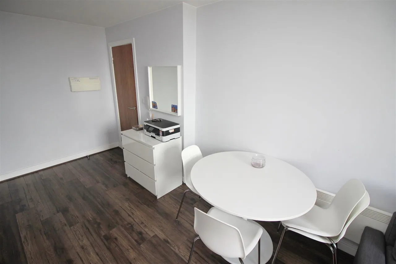 Landmark, Waterfront West, DY5, photo 4