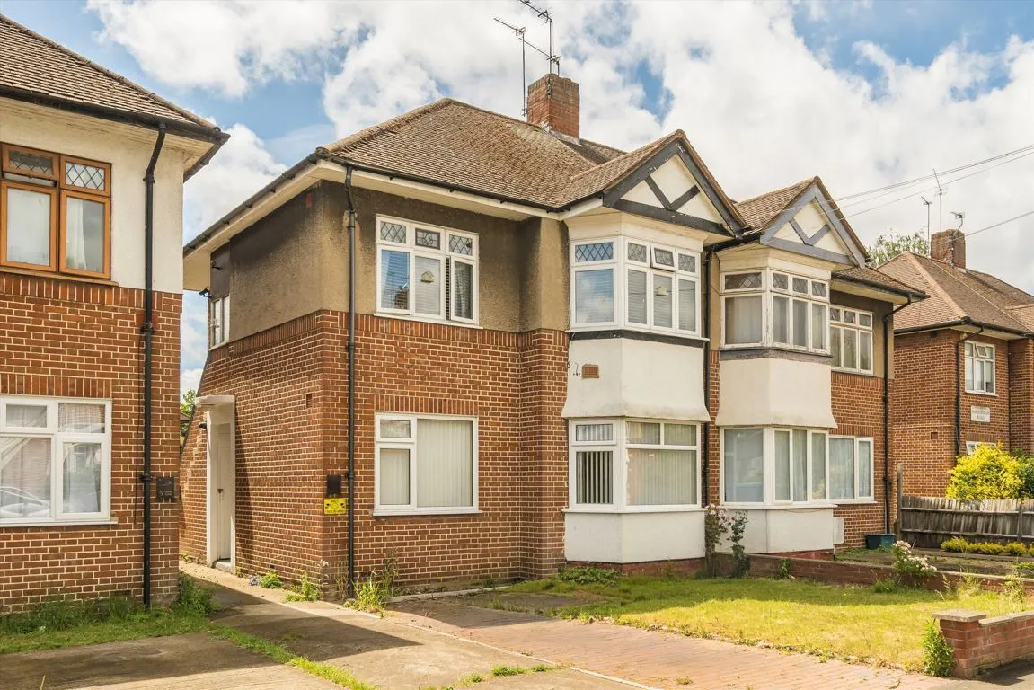 2 bed flat for sale, Marlborough Road, TW13