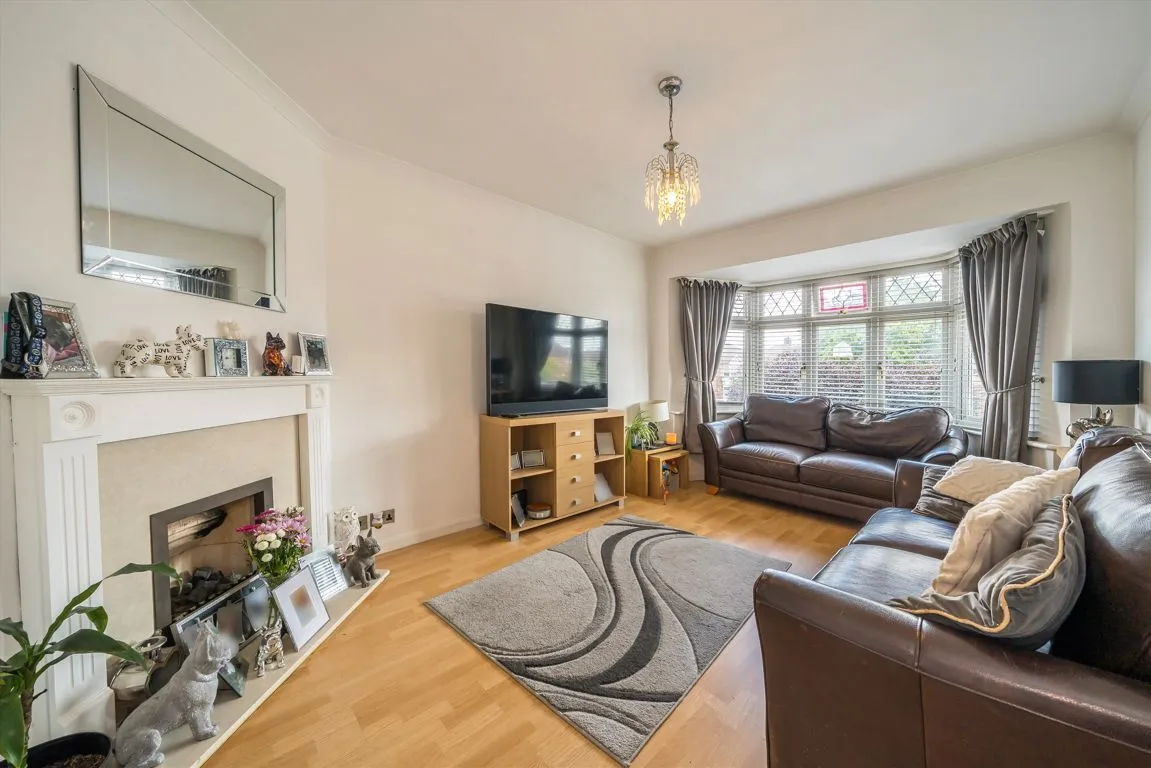 Marlborough Road, TW13, photo 2