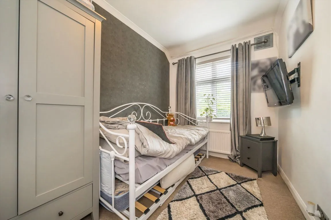 Marlborough Road, TW13, photo 6