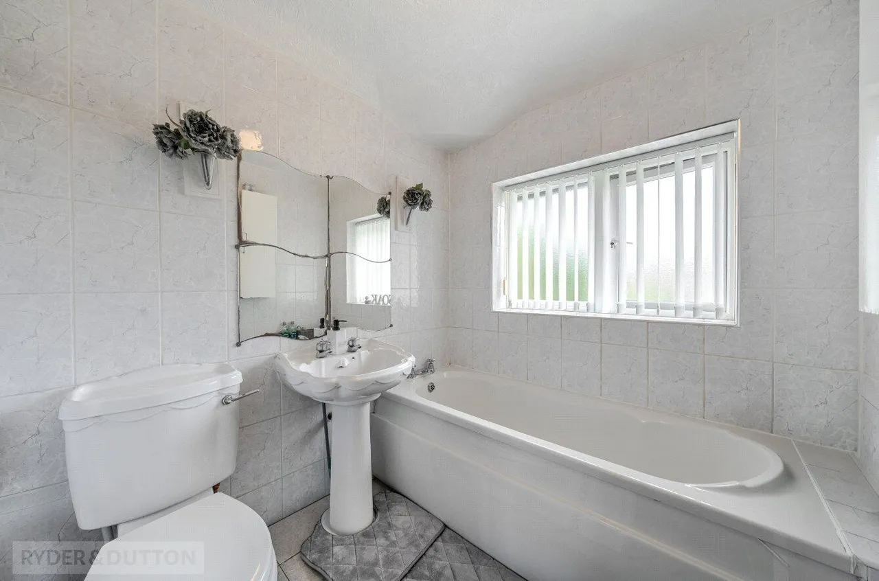 Gleanings Avenue, Halifax, HX2, photo 13