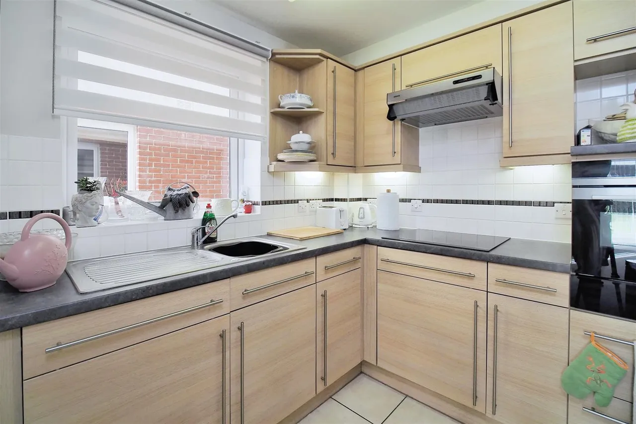 Avenue Road, Lymington, SO41, photo 6