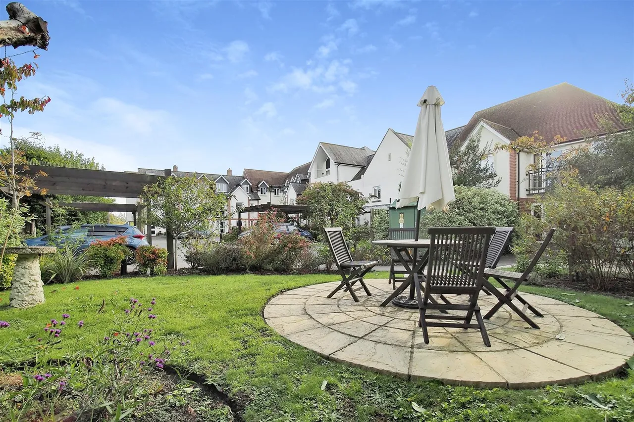 Avenue Road, Lymington, SO41, photo 19