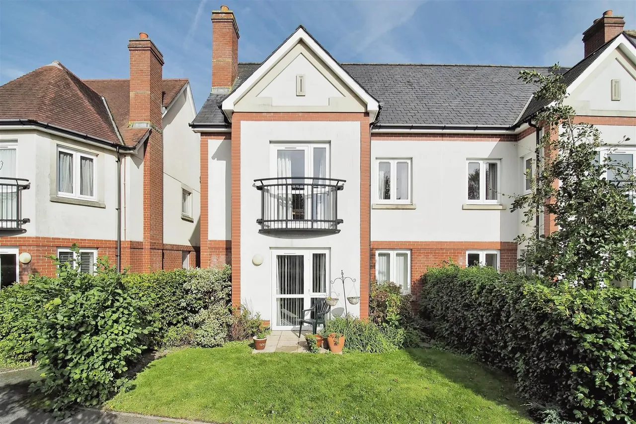 Avenue Road, Lymington, SO41, photo 16