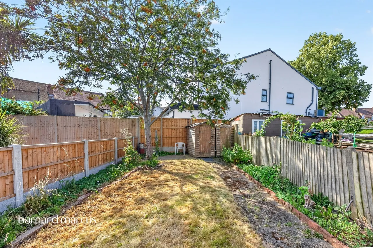 Longfield Avenue, Wallington, SM6, photo 13