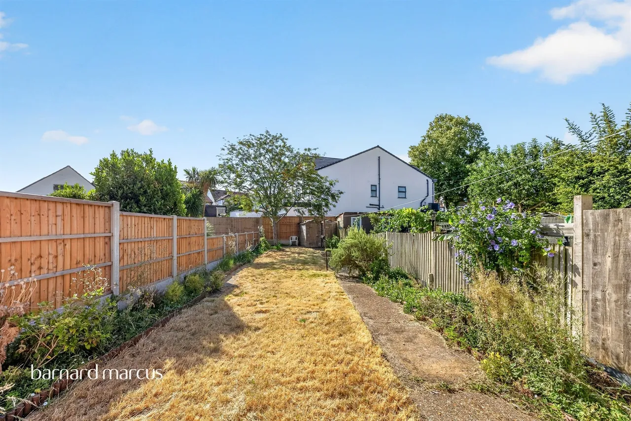Longfield Avenue, Wallington, SM6, photo 12