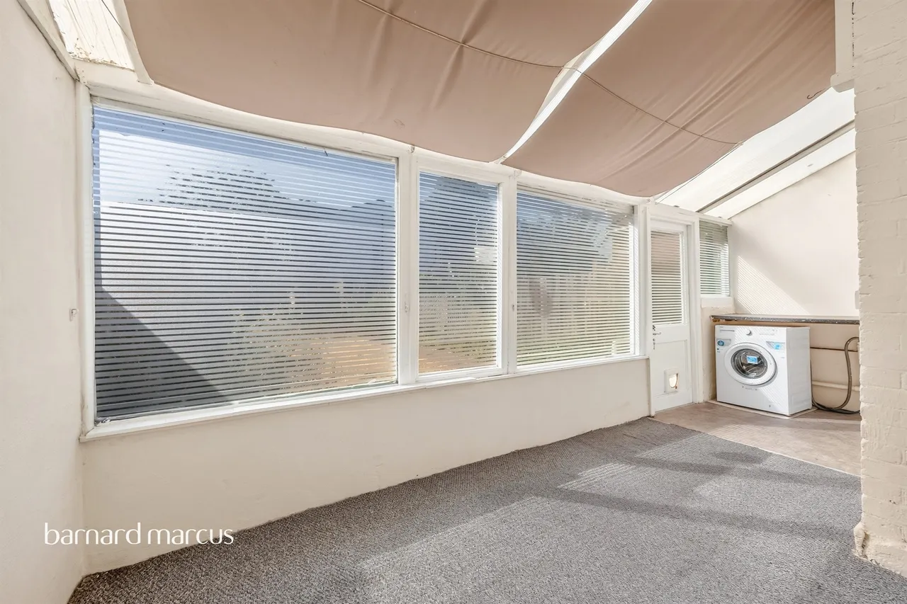 Longfield Avenue, Wallington, SM6, photo 6
