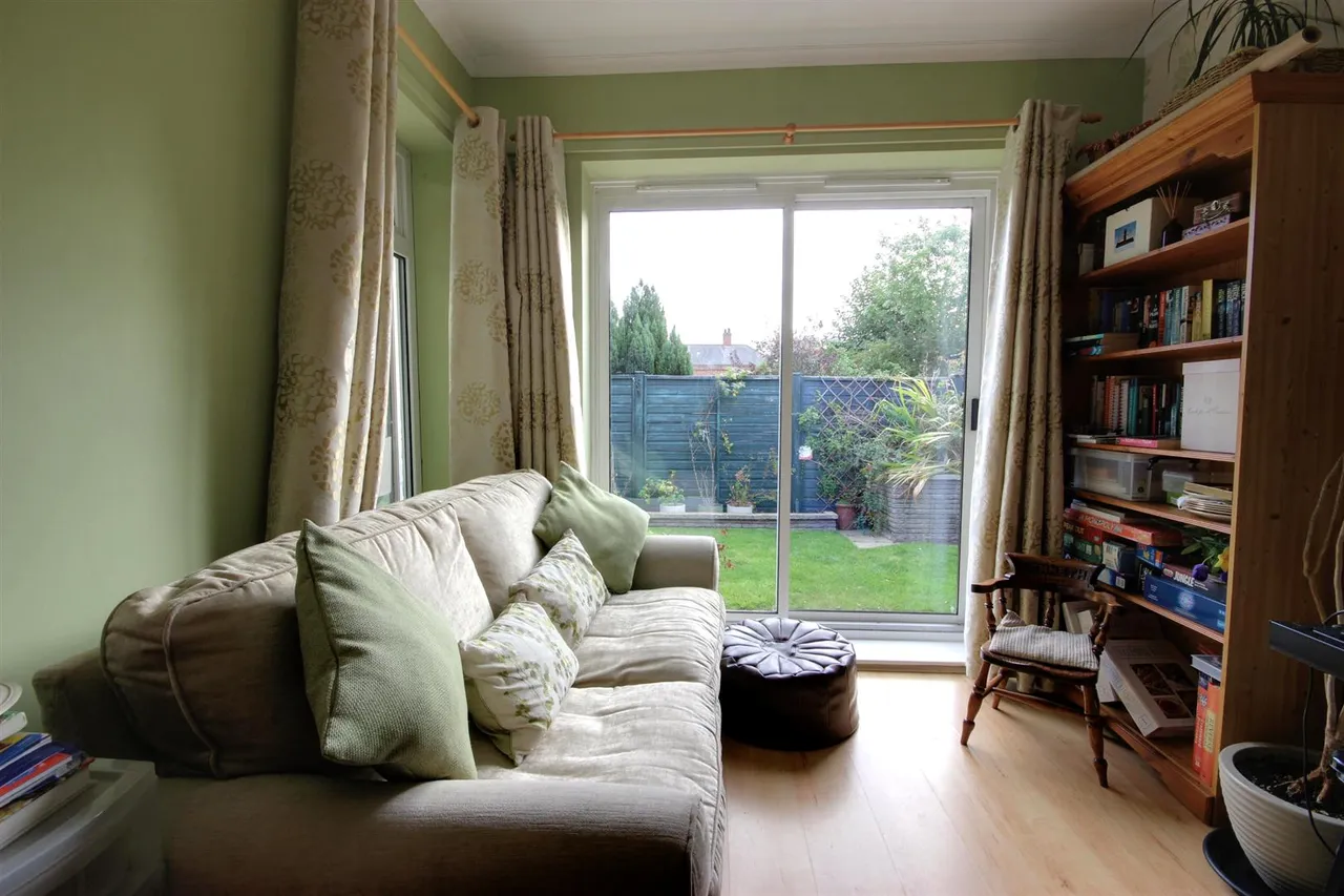 Sandringham Close, Cottingham, photo 9
