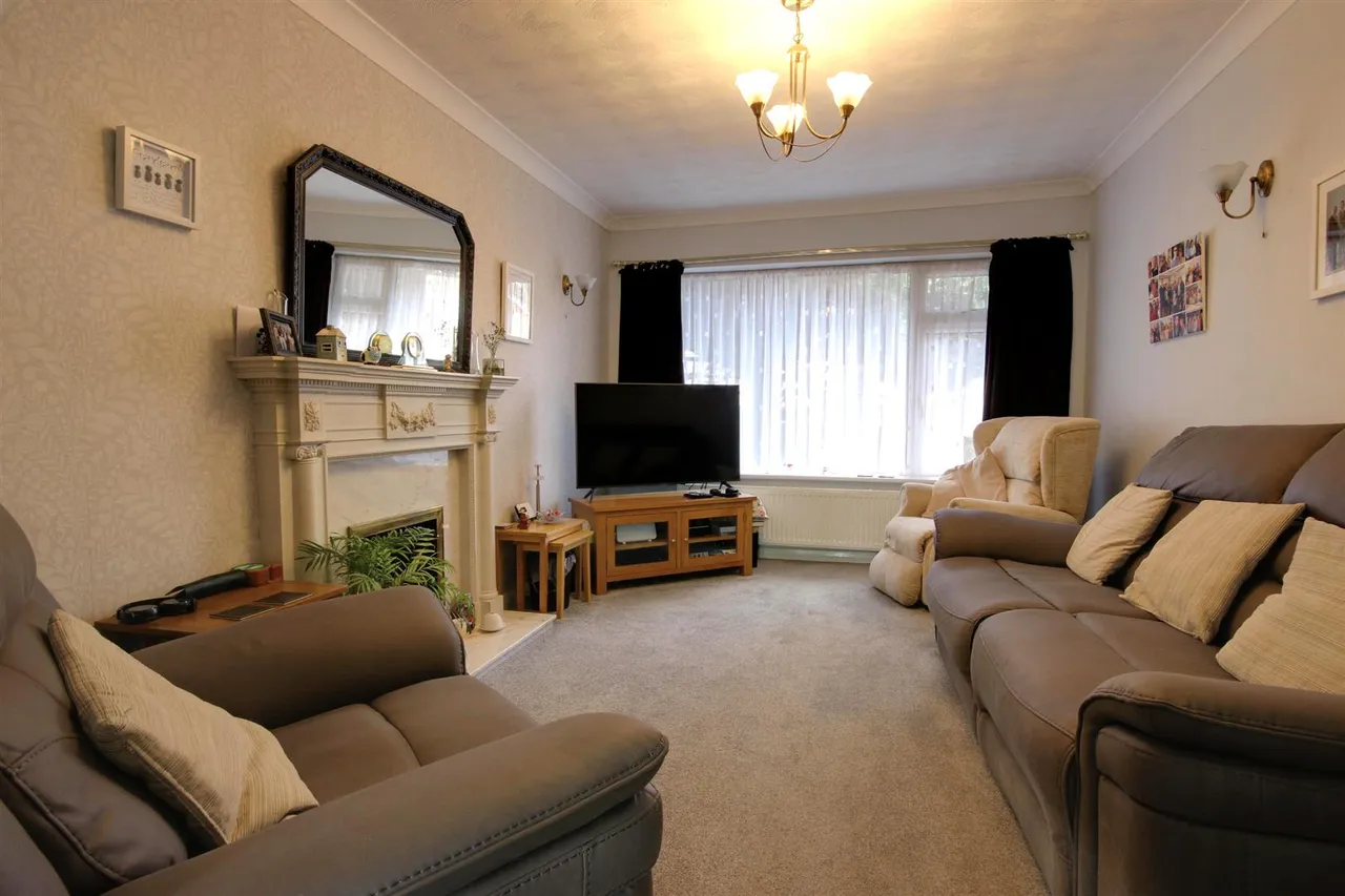 Sandringham Close, Cottingham, photo 2