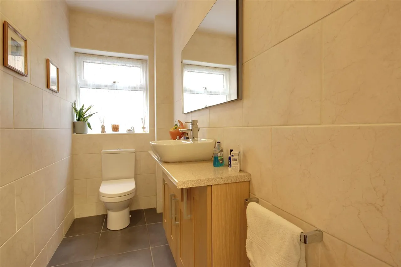 Sandringham Close, Cottingham, photo 17