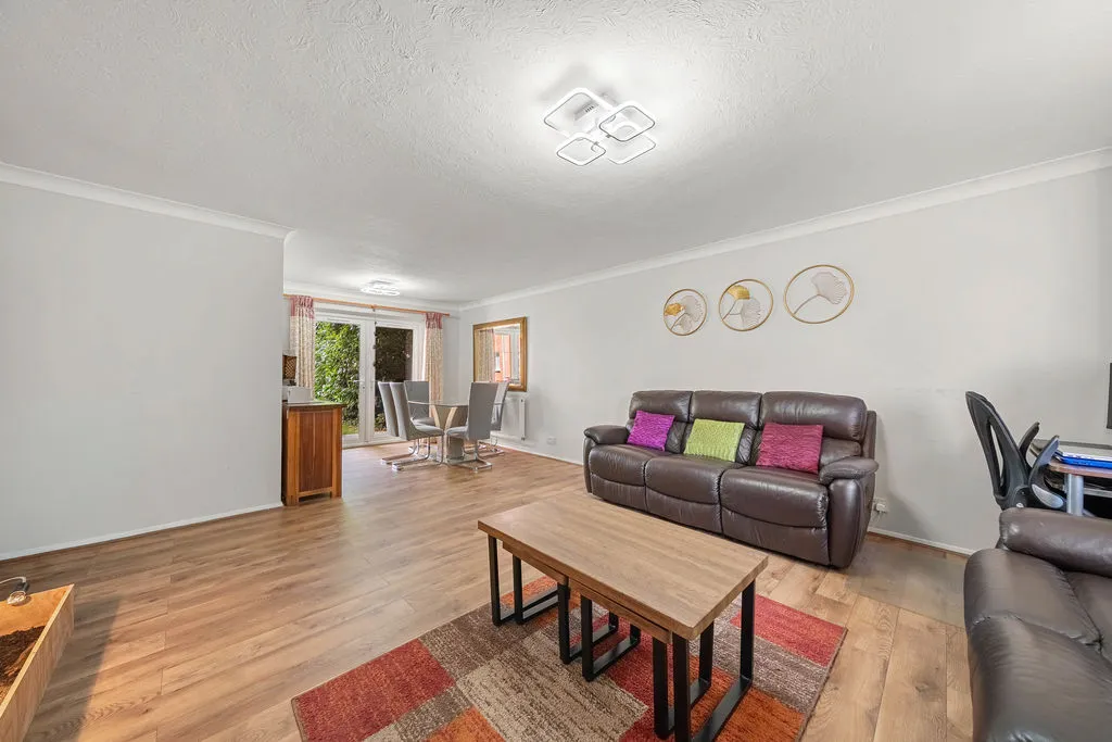 Oatlands Chase, Weybridge KT13 9RP, photo 7
