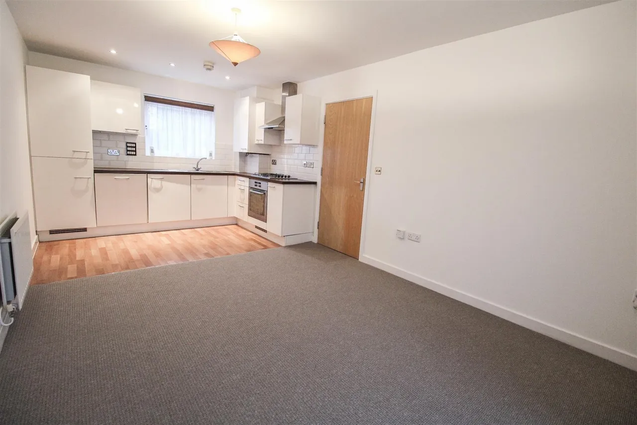 Newstead Way, Harlow, CM20, photo 2