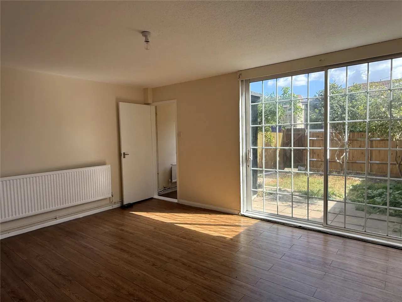 Meadow Close, Barnet, Hertfordshire, EN5 2UE, photo 3