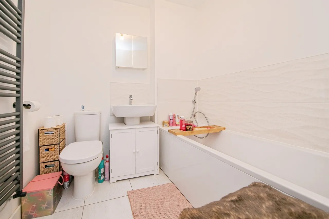 Borrage Way, Kirby Cross, CO13, photo 10