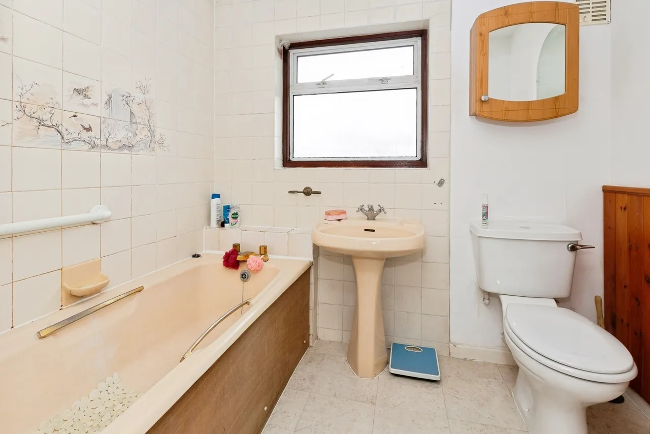 Aragon Drive, Ilford, IG6, photo 14