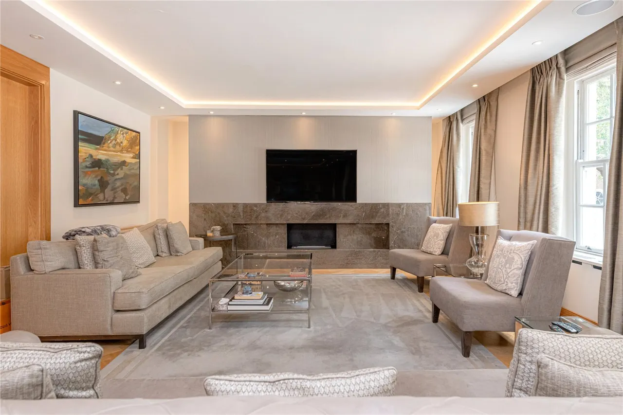 Upper Grosvenor Street, Mayfair, W1K, photo 2