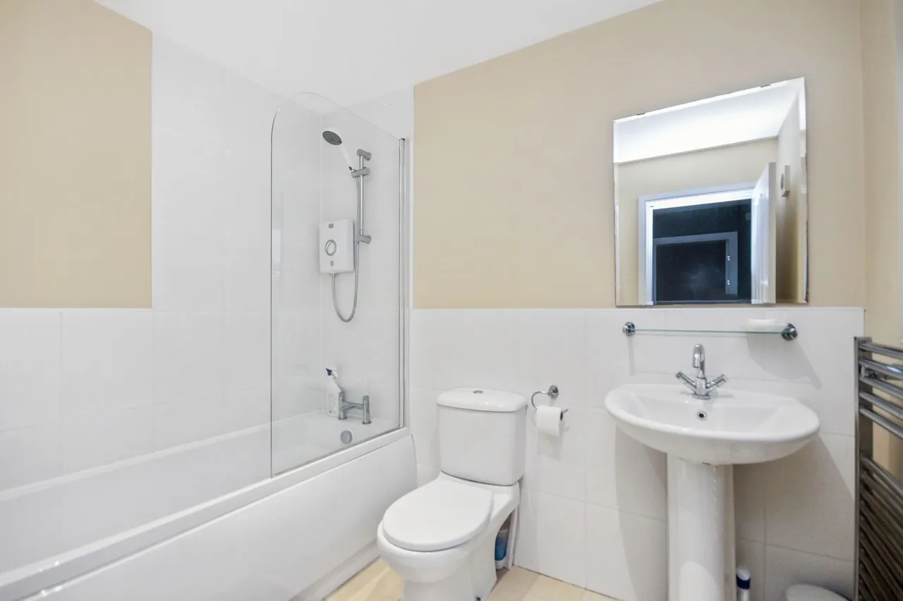 Ellington Way, St. Helens, WA9, photo 16