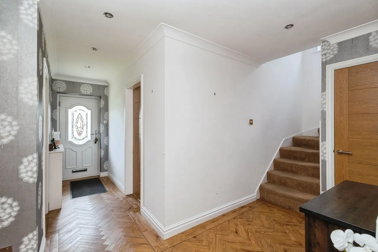 Rowanswood Drive, HYDE, Cheshire, SK14, photo 8