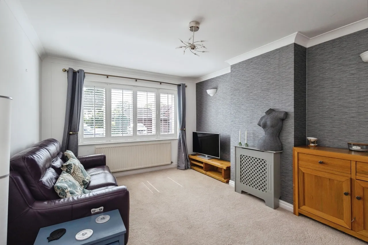 Rowanswood Drive, HYDE, Cheshire, SK14, photo 11