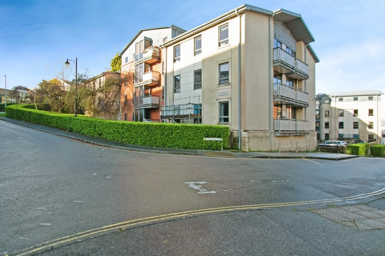 2 bed flat for sale, Tresawya Drive, Truro, TR1