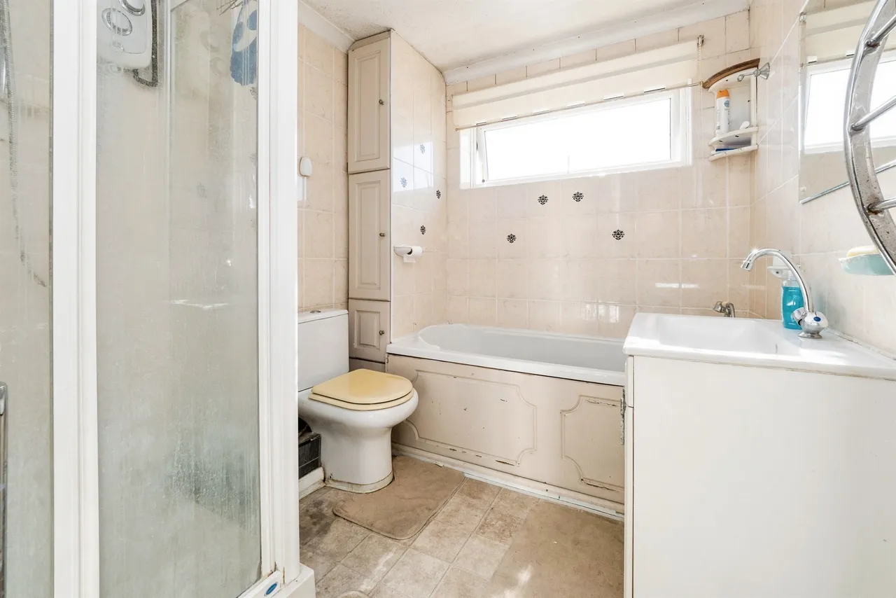 Brennan Road, Tilbury, RM18, photo 13